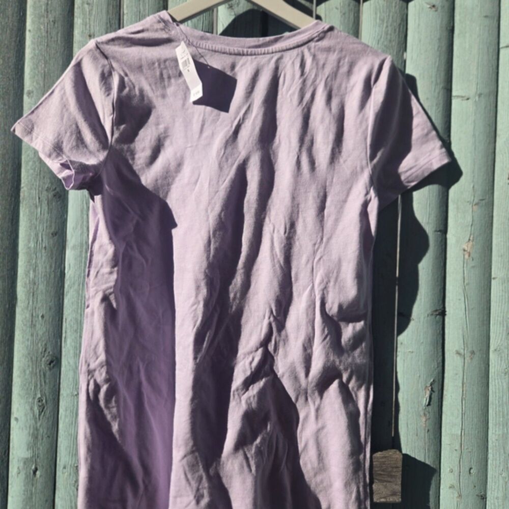 GAP Favorite Tee Lavender V-Neck Short Sleeve T-Shirt NWT Size S - Picture 3 of 5